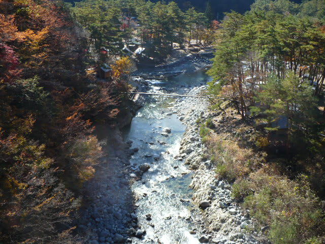 昨日の付知峡の紅葉 さまよう先にあるものは