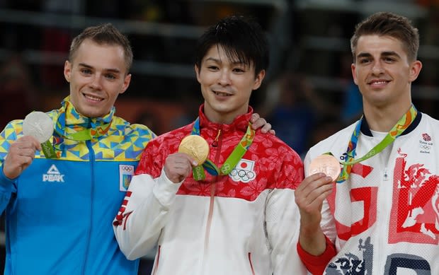体操個人総合金メダル２連覇の内村航平選手は 最後の鉄棒の途中で