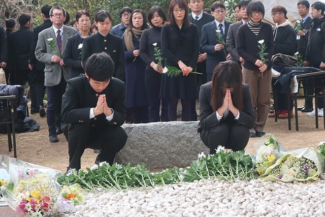 慰霊碑に学生たちがやって来たのはなぜか 3月13日のｎｈｋ ラジオ深夜便 神戸大学ニュースネット メディア研ウェブログ
