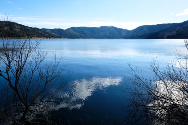 冬の余呉湖と賤ヶ岳 滋賀県長浜市 いちまい写真 プラス