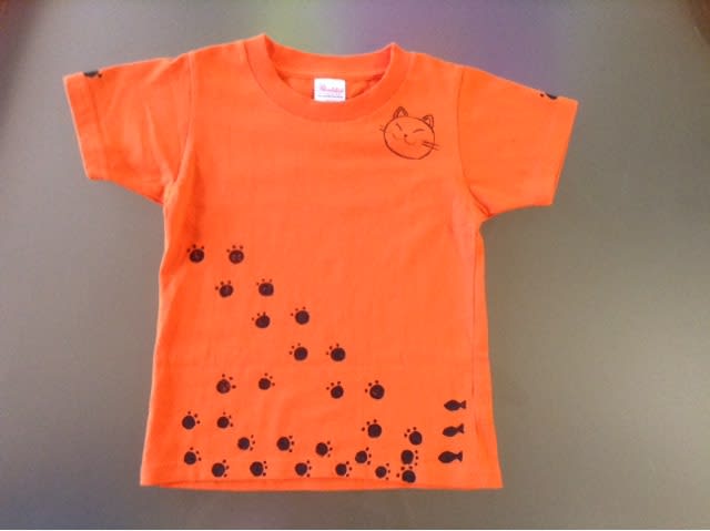 子供のtシャツをリメイク ネコの絵を描く ワーキングマザーの週末手作り 子供のtシャツをリメイク ネコの絵を描く ワーキングマザーの週末手作り