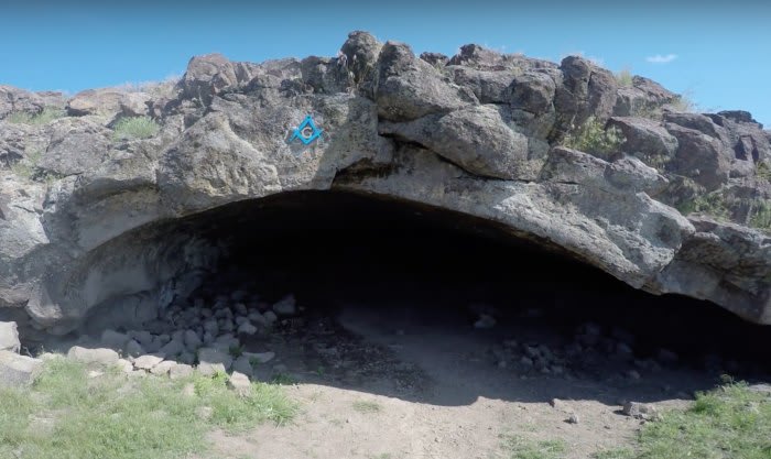 フリーメイソンが所有する謎の洞窟 Malheur Cave 再生可能エネルギーの普及活動