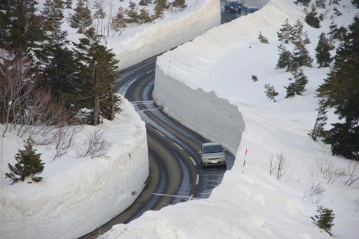 2016年4月2日 雪の回廊 八甲田十和田ゴールドライン開通 おいでよ八甲田へ 2 2016年4月2日 雪の回廊 八甲田十和田ゴールドライン開通 おいでよ八甲田へ 2