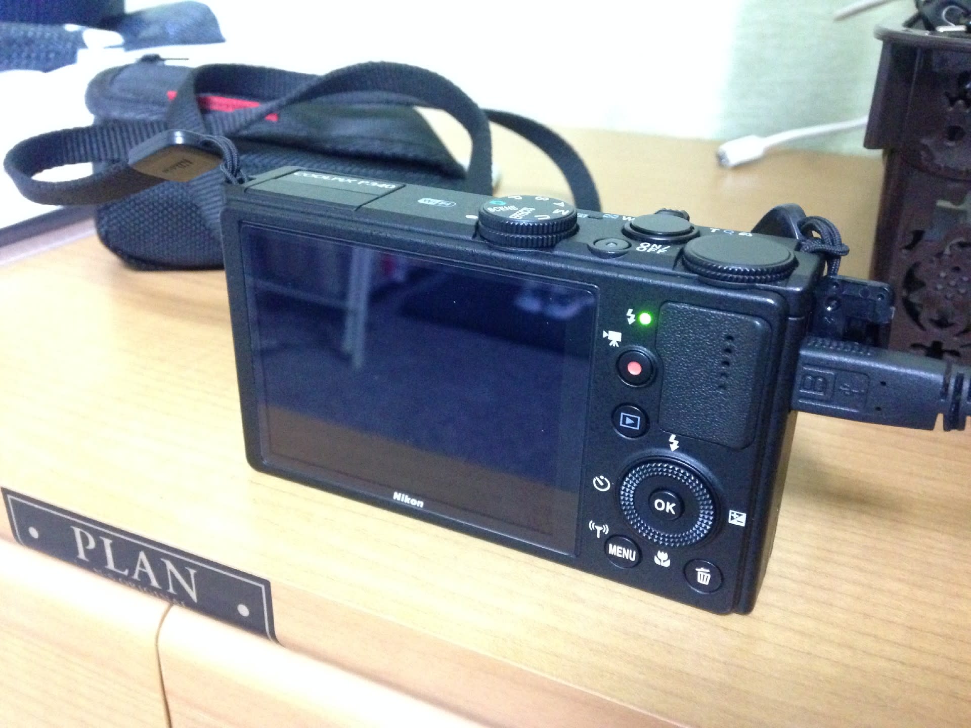 Nikon P340でバッテリーのトラブル発生… - t-isoamiの不定期通信日記