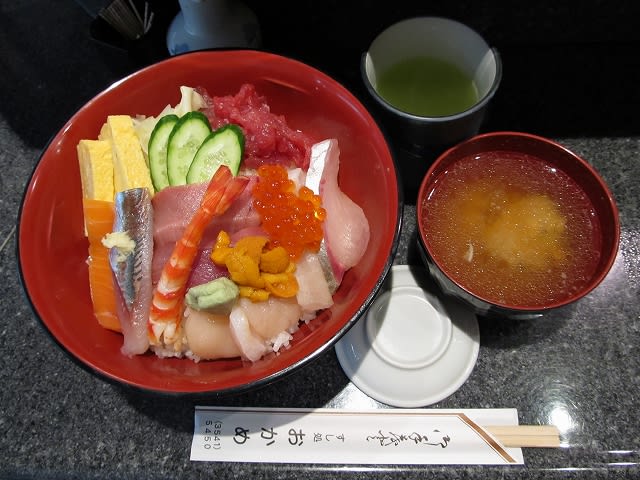 閉店】今日のランチ（寿司屋の海鮮丼＠おかめ） - Ｊ＠Ｄの備忘録