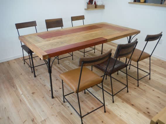 木製パッチワークテーブル ウォールナットパッチワークサークルテーブル（スチール脚）