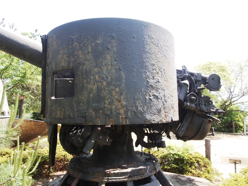 戦艦陸奥 副砲50径14センチ砲 観光列車から 日々利用の乗り物まで