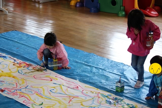 絵の具で線遊びをしました あさひが丘日記 絵の具で線遊びをしました あさひが丘日記