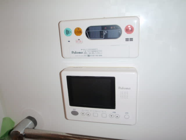 浴室テレビ交換工事 給湯リモコンを移設して 家電工事屋の日常 Kadenkoujiya Com 浴室テレビ交換工事 給湯リモコンを移設して 家電工事屋の日常 Kadenkoujiya Com