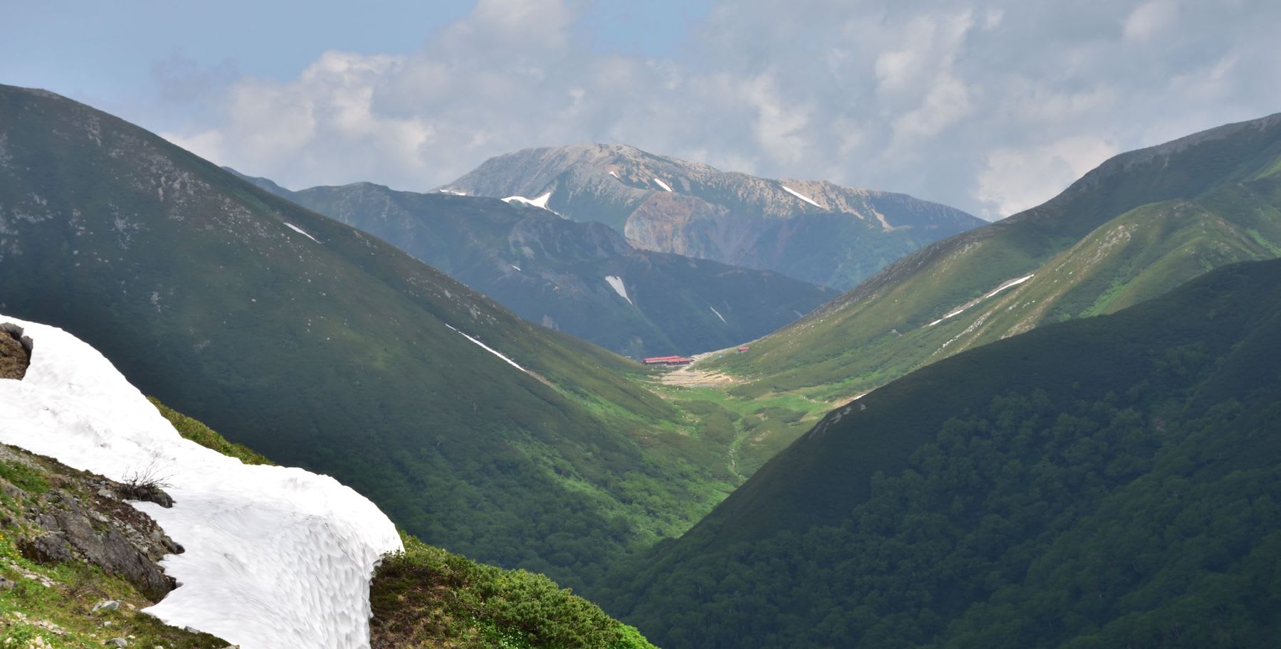 17 07 飛騨山脈 In Summer 9 弓折岳を登り返す 信の信州からの贈り物 17 07 飛騨山脈 In Summer 9 弓折岳を登り返す 信の信州からの贈り物