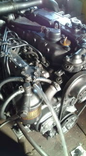 4JH-DTZヤンマーエンジン整備中 - KARATOMARINE 4JH-DTZヤンマーエンジン整備中 - KARATOMARINE