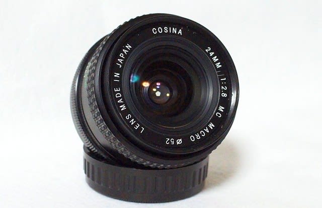 コシナ２４ｍｍ、ｆ２．８マクロ付き。美品。マウントＫ－Ａ／Ｒ