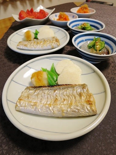 太刀魚の塩焼きと長芋のぬか漬け 小太郎のまんぷく日記