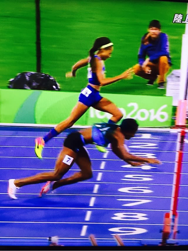 アリソンフェリックス惜しくも銀メダル 400m タイガーのｆｕｎ ｌｏｖｉｎｇ ｗａｙ ｏｆ ｌｉｆｅ