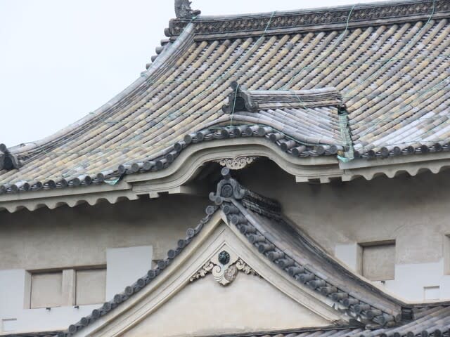 大阪城（おおさかじょう）　千貫櫓（せんがんやぐら）　兎毛通・兎の毛通し（うのけどおし）、唐破風懸魚（からはふげぎょ）