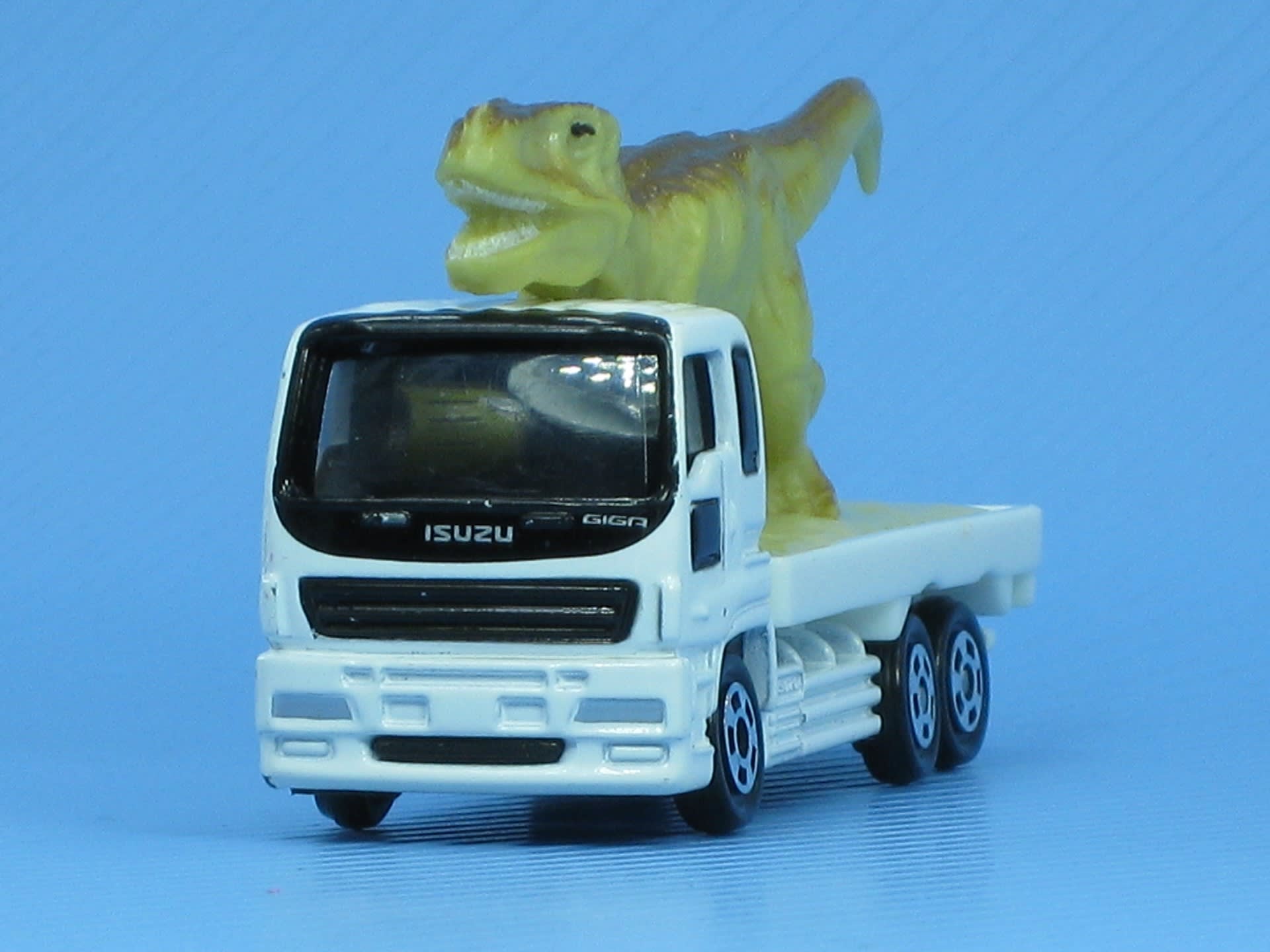 いすゞ ギガ Giga 恐竜搬送車 ティラノサウルス ボケたらあかん