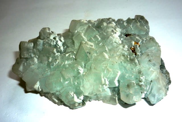 紀州鉱山産の 「蛍石の見事な群晶」 
