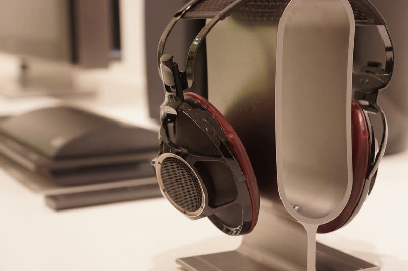 SONY Q010