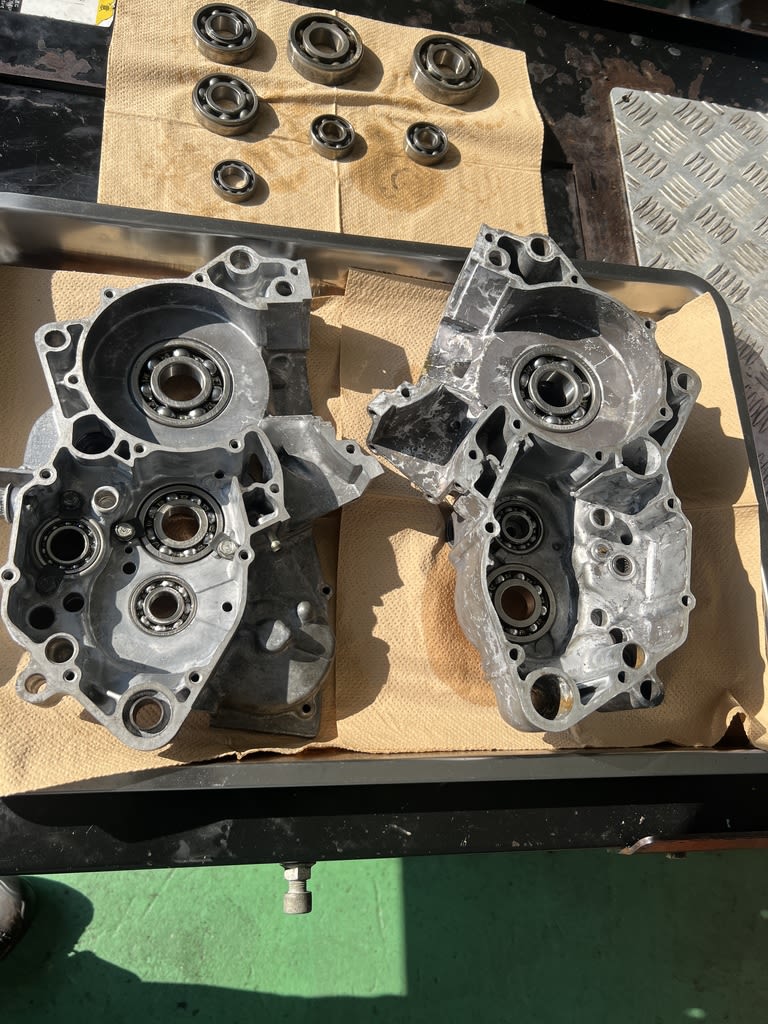 CRM250 エンジンOH 前途多難 - 単車美容院 整備ブログ CRM250 エンジンOH 前途多難 - 単車美容院 整備ブログ