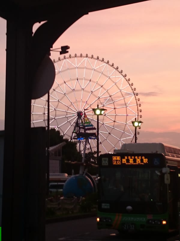 夕暮れの観覧車