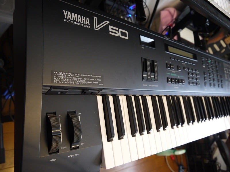 な155.YAMAHA V50 ヤマハデジタルシンセサイザー 61鍵盤 ケース な155.YAMAHA V50 ヤマハデジタルシンセサイザー 61鍵盤 ケース