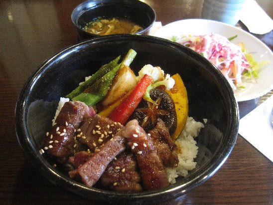 12 28 小田原市内各所の風景とステーキハウス優味のステーキ丼 小田原の端々