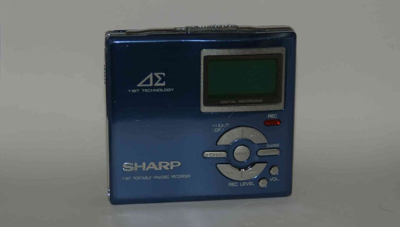 SHARP ポータブルMDレコーダー Auvi MD-DR7 1Bit デジタルアンプ - 乾電池の画像集 出張所