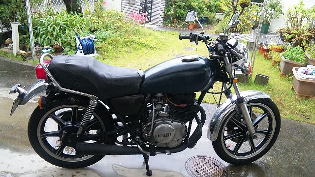 クラッチ調整とキャブクリーナーをタンクへ - ＹＡＭＡＨＡ