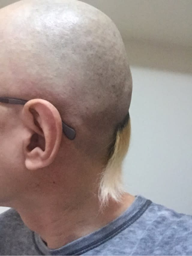 金髪を切って坊主頭に Deeps World 金髪を切って坊主頭に Deeps World