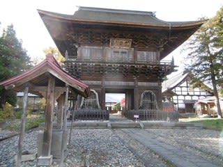 青森県弘前市には 長勝寺が有ります 中学校の修学旅行で行った時には ミイラが有りました しなしなの記録