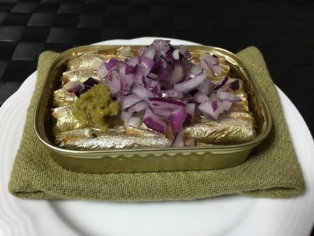 オイルサーディンに玉ねぎとゆず胡椒を添えて さぶりんブログ