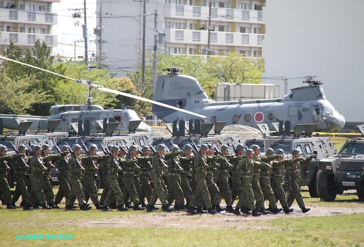 日曜特集 第33普通科連隊 久居駐屯地創設61周年祭 1 33普連記念式典 13 04 21 北大路機関