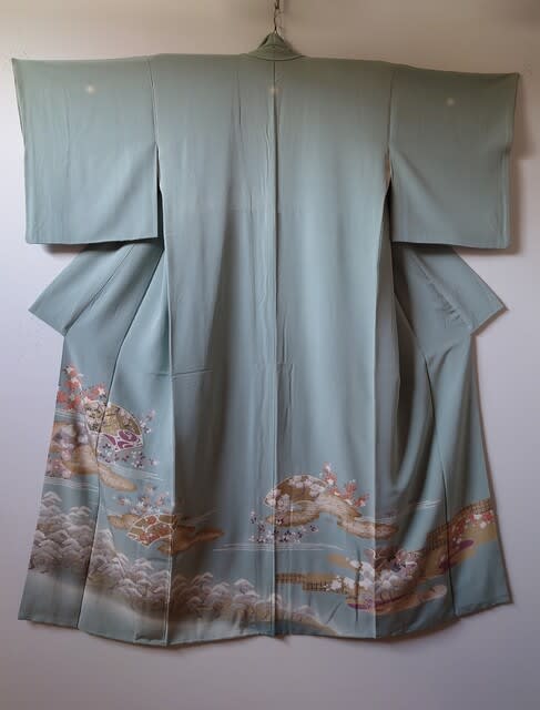 色留袖からフォーマルドレスをリメイク - 横浜の着物リメイク 