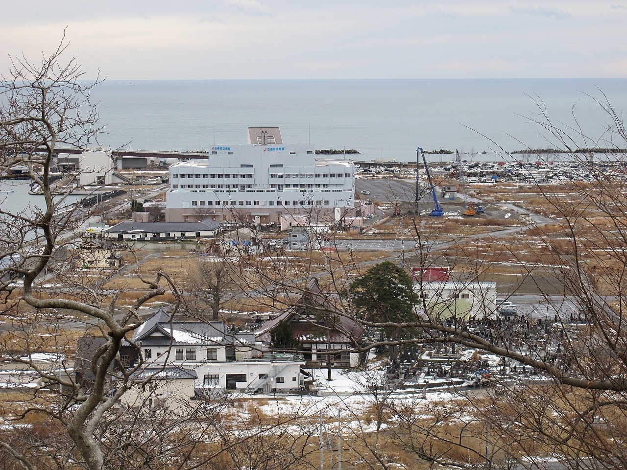 大震災の石巻の今 日和山から見た津波の跡 比企の丘