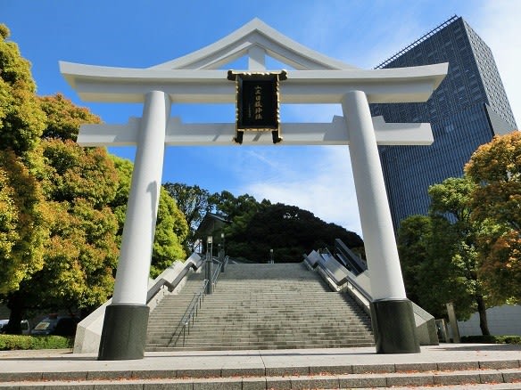 赤坂「日枝神社」で桜を愛でる - ココアのhappy palette
