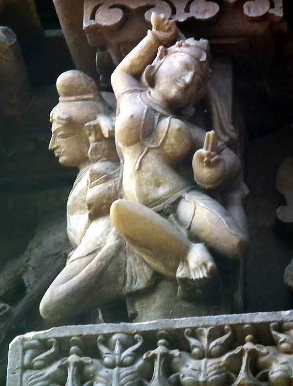 カジュラホのミトゥナ像