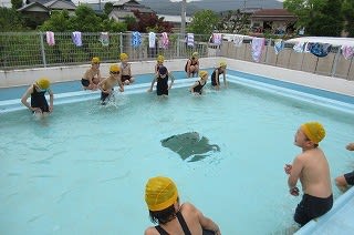 ６月３日 ２年生のプール学習 白山小学校ブログ