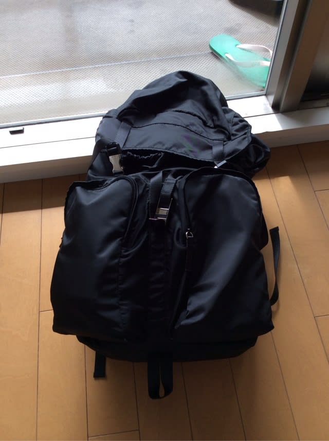 プラダのリュック 14年バージョン また無駄遣いしてしまいました プラダのリュック 14年バージョン また無駄遣いしてしまいました