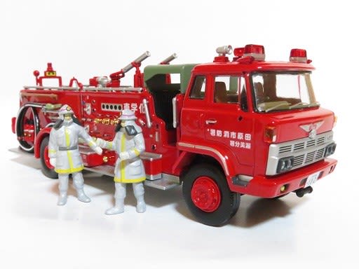 トミカリミテッドヴィンテージ　日野KB324型 化学消防車　LV-N36a