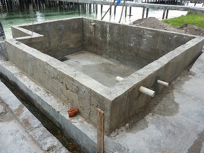 コンクリート水槽製作17 型枠はずし 大型魚飼育 In 神秘の国インドネシア
