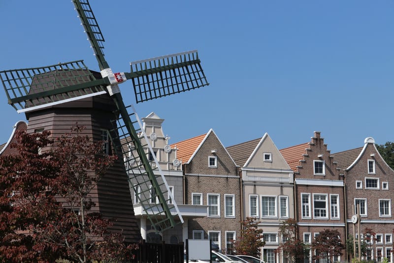 オランダ風車のある風景 ハイブリッドな生活 旧ルノーな生活