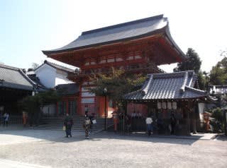 八坂神社南楼門 旅と歴史
