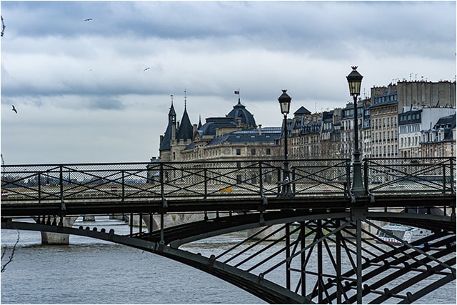 パリ 鬱空 芸術橋 ウィーンとパリと好きなカンジ Tripper Archives X
