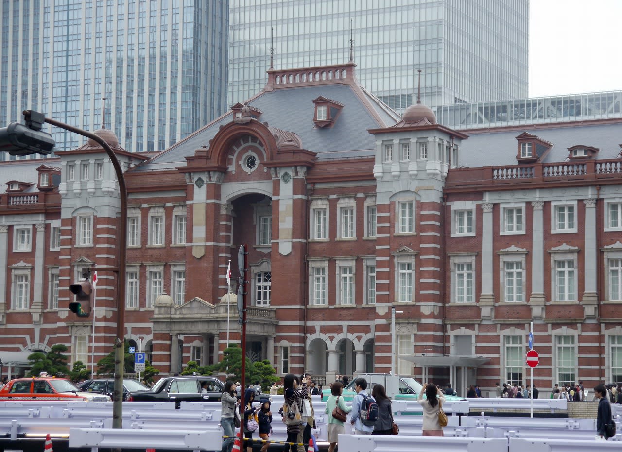 東京駅 丸の内口 ドームの風景 比企の丘