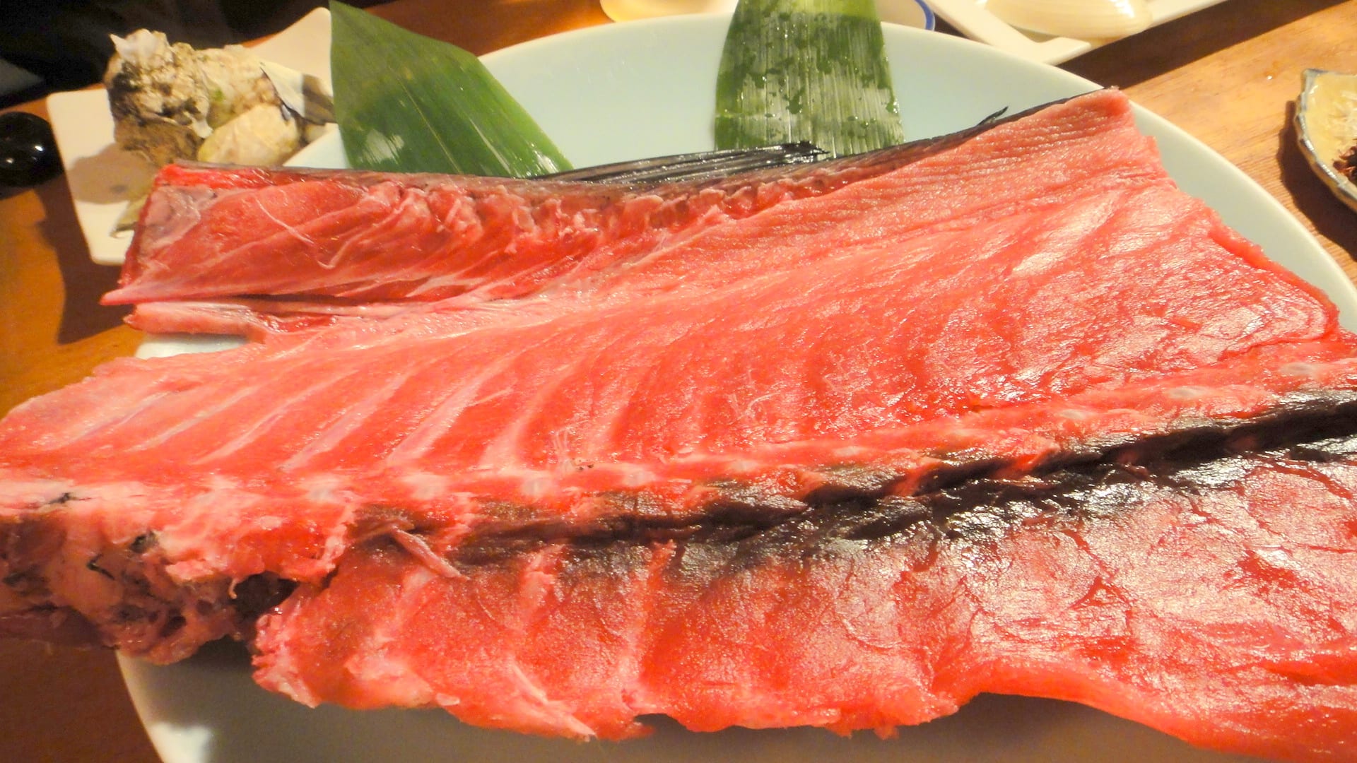 名物ハマグリですくうマグロ中落ち ジューシー焼き鳥などを堪能 築地の 串igeバラクーダ 店 セーチンズワールド 名物ハマグリですくうマグロ中落ち ジューシー焼き鳥などを堪能 築地の 串igeバラクーダ 店 セーチンズワールド