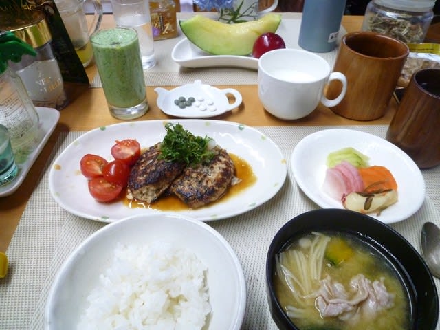 イワシハンバーグで朝ごはん ヨーグルトは夜に スローフードの朝ご飯 日々雑感