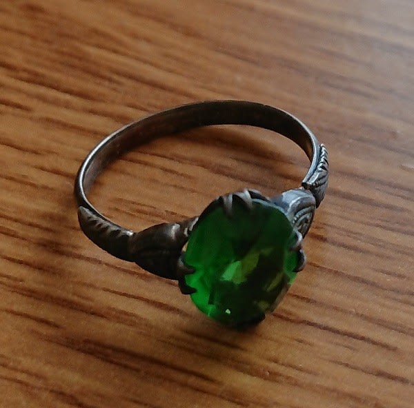 緑色のガラスの石の銀製の指輪 カテゴリー アクセサリー No 1454 骨董 古物のワールド