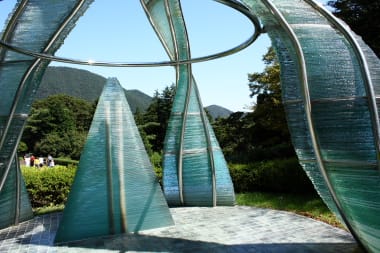 彫刻の森美術館 妖精たちのチャペル - 里山で出会った風景