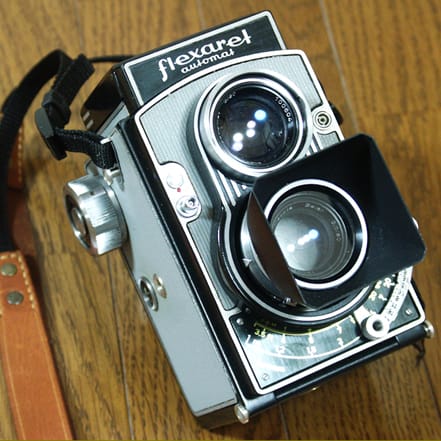 カメラ フィルムカメラ Meopta Flexaret のお話し（フレクサレット6型） - あなたを見つめて 