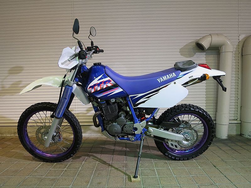 90年代のオフロードバイクは味がありますね Yamaha Tt250r の紹介です Rider S Land Yoyo ショップ通信